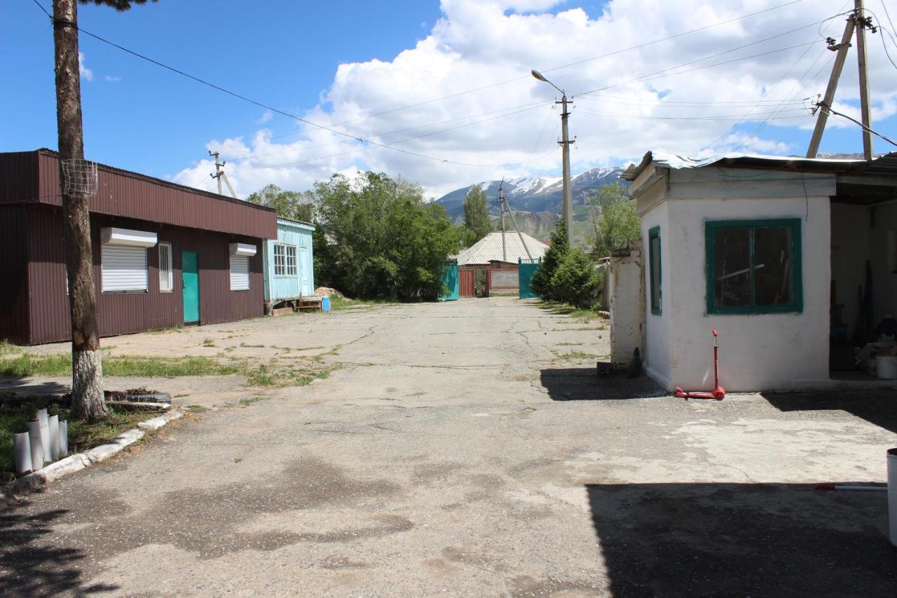 Guest House Jamal Naryn Exterior photo